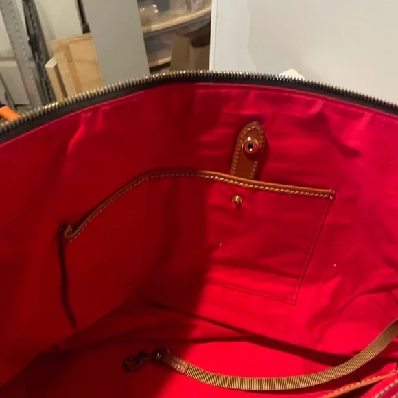 NWOT-DOONEY & BOURKE LARGE LEATHER TOTE BAG BLACK Totes